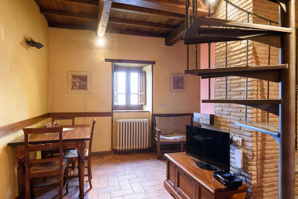 Il Borgo Dei Corsi - Charming Holiday Apartments Ortignano Raggiolo エクステリア 写真