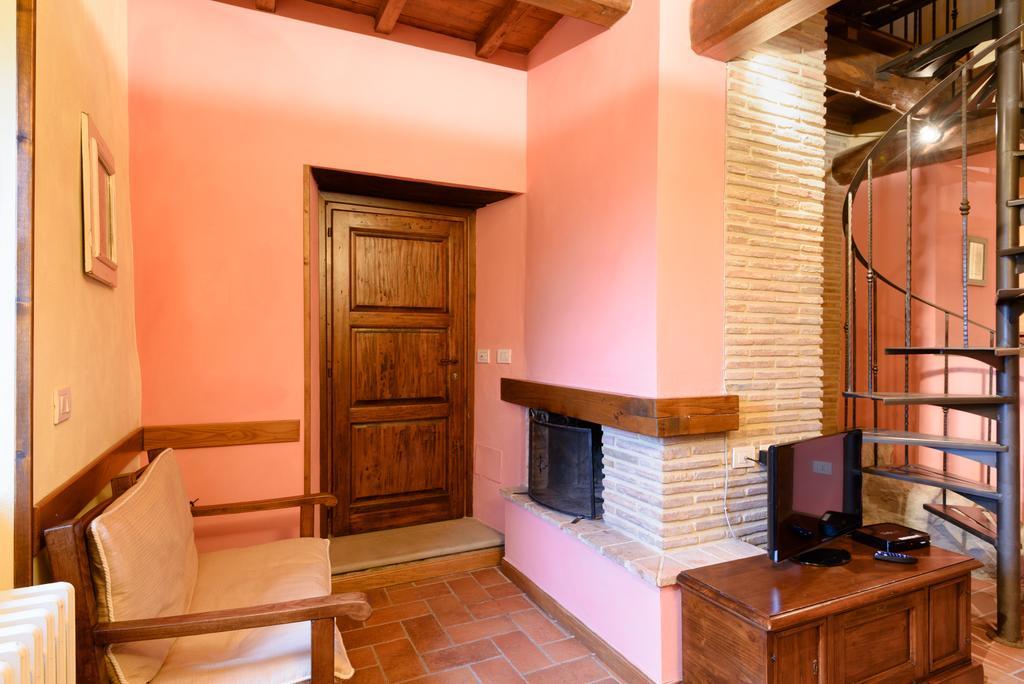 Il Borgo Dei Corsi - Charming Holiday Apartments Ortignano Raggiolo エクステリア 写真