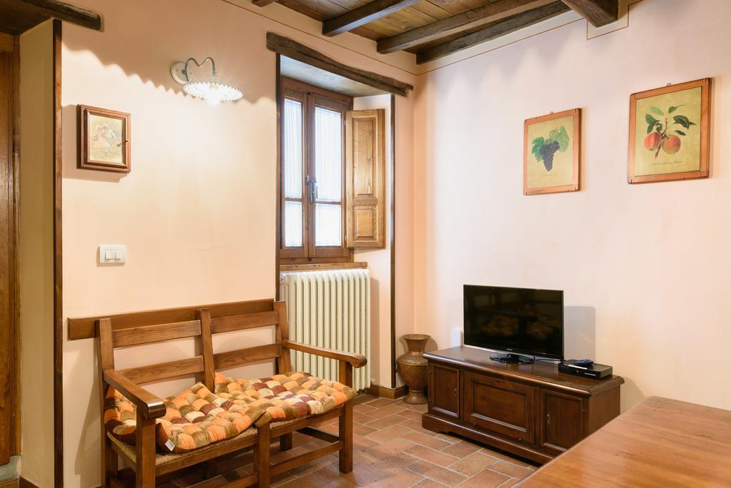 Il Borgo Dei Corsi - Charming Holiday Apartments Ortignano Raggiolo エクステリア 写真