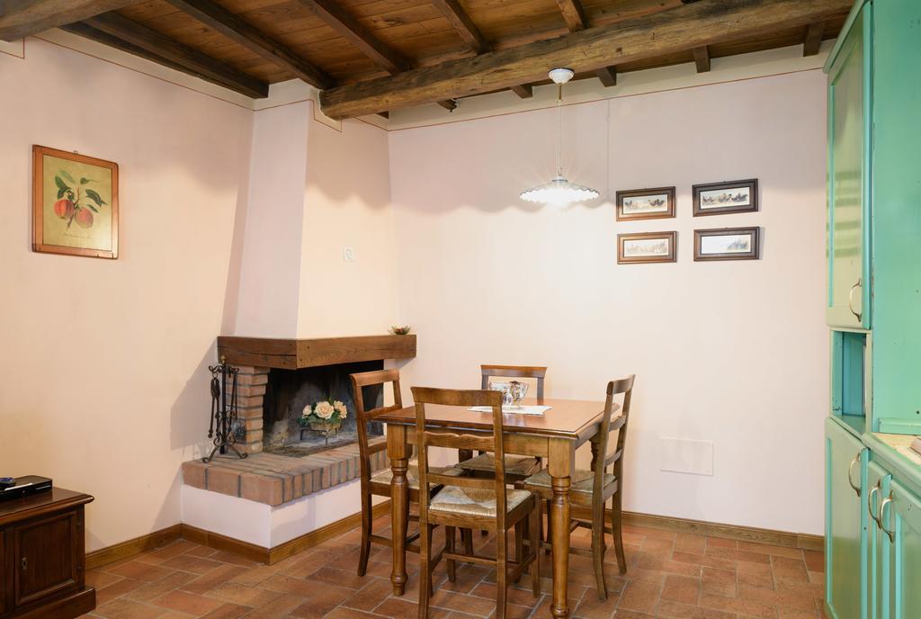 Il Borgo Dei Corsi - Charming Holiday Apartments Ortignano Raggiolo エクステリア 写真